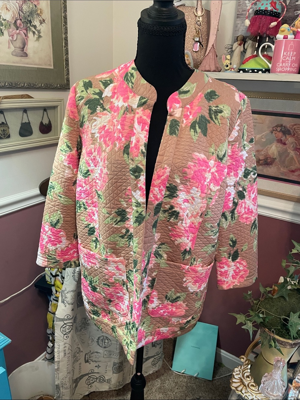 Isaac Mizrahi  Floral Open-Front Jacket Quilted Diamond in Pink and Tan